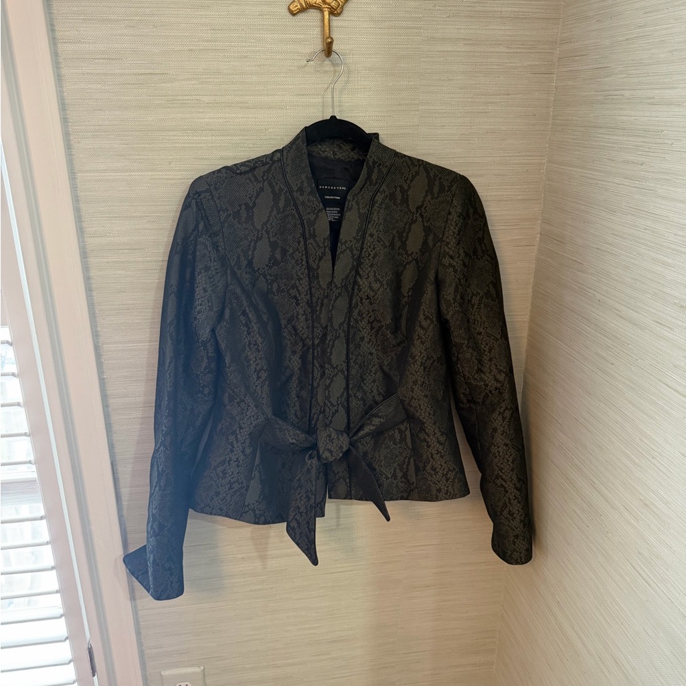 Doncaster black and green snake print front-tie blazer
